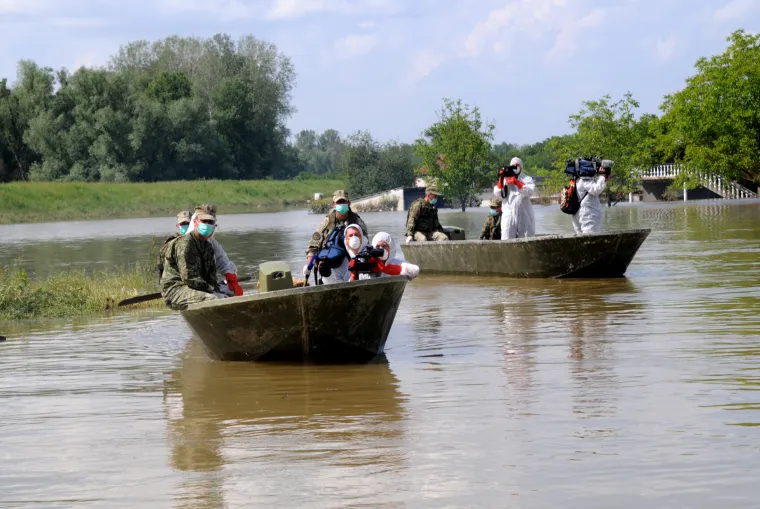 Osam godina pro&scaron;lo je od poplava u Gunji, Rajevu selu i ostatku Slavonije: Ovako su izgledali pod vodom