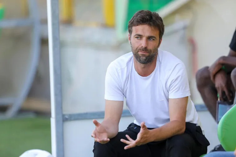 Zanosne dame u&scaron;etale na tribinu i zasjenile slavnog hrvatskog nogometa&scaron;a. Plijenile su pažnju svih na stadionu