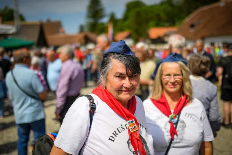 Pogledajte veliku fotogaleriju, slavi se Dan mladosti: 'Policajac mi je rekao da skinem kapu jer podsjeća na 90-e'