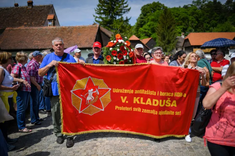 Pogledajte veliku fotogaleriju, slavi se Dan mladosti: 'Policajac mi je rekao da skinem kapu jer podsjeća na 90-e'