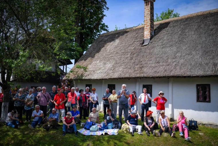 Pogledajte veliku fotogaleriju, slavi se Dan mladosti: 'Policajac mi je rekao da skinem kapu jer podsjeća na 90-e'