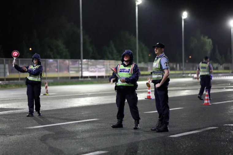 Stotine torcida&scaron;a sukobilo se s interventnom policijom, dvoje propucanih. Policija otkrila detalje krvavog obračuna