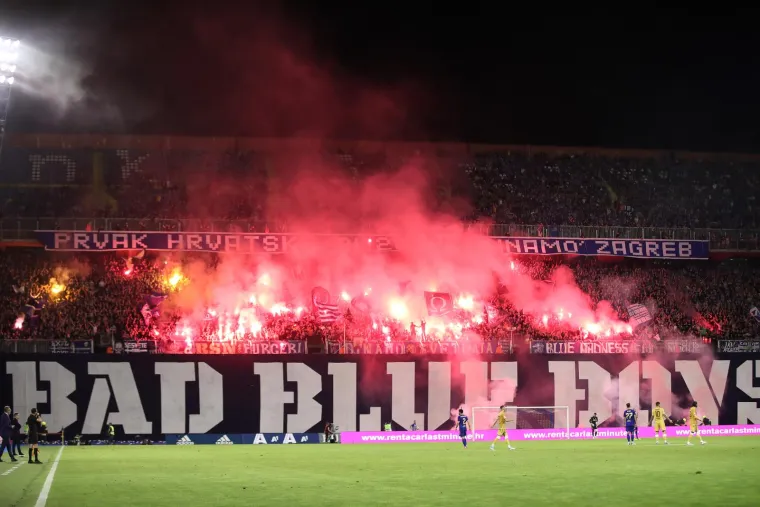 Spektakularna bakljada Bad Blue Boysa