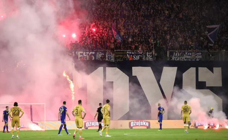 Spektakularna bakljada Bad Blue Boysa