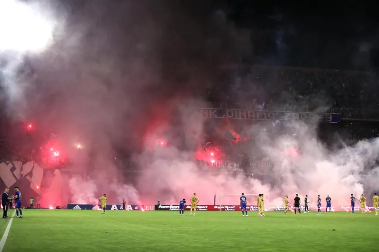 Spektakularna bakljada Bad Blue Boysa