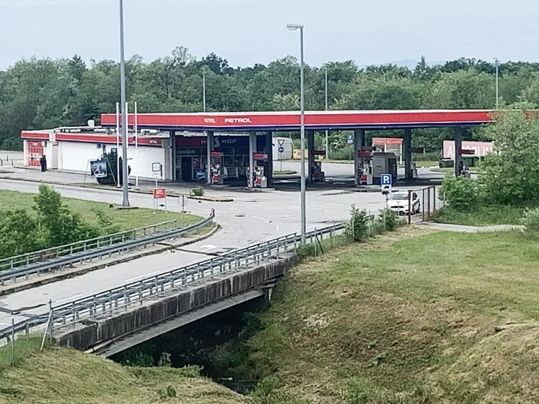 Dramatični prizori s mjesta brutalnog sukoba jučer u trenutku kaosa i danas. Bio je to pravi rat, pogledajte kadrove