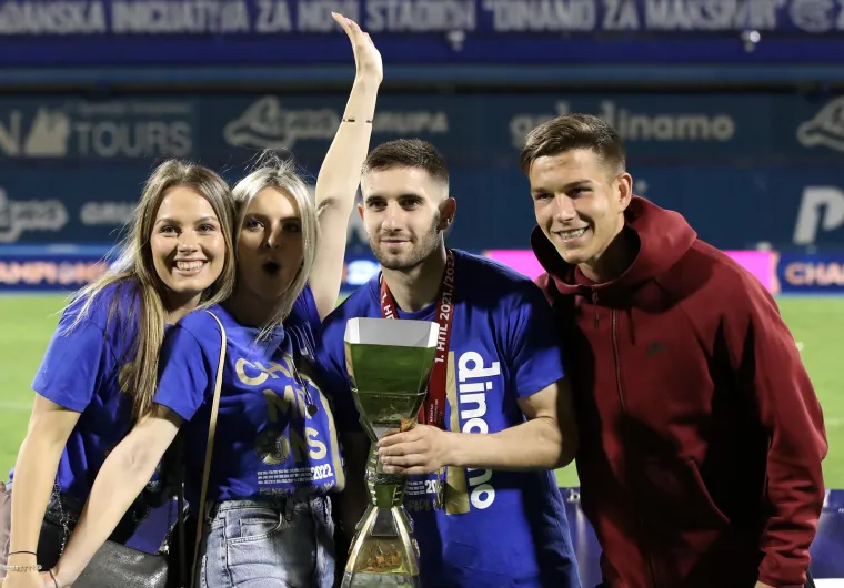 Luka Ivanu&scaron;ec s obitelji