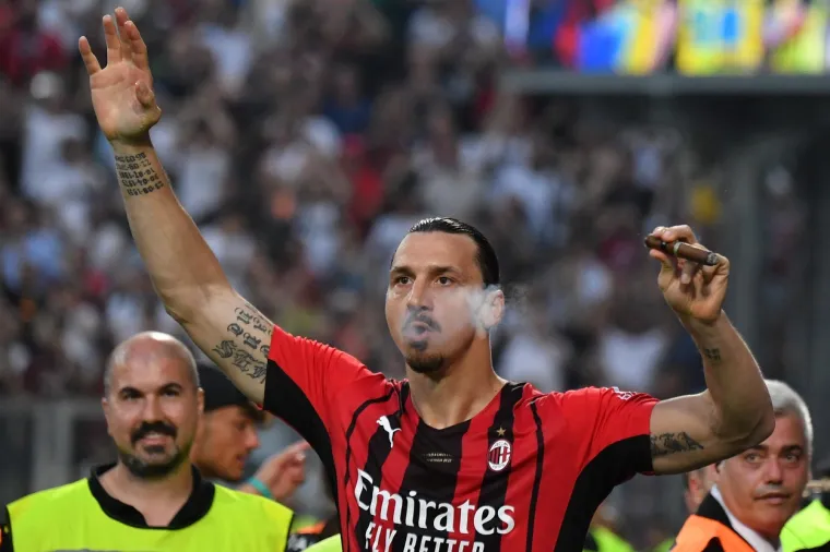 Zlatan Ibrahimović s cigarom u ustima proslavio titulu, napravio je pravi show na stadionu