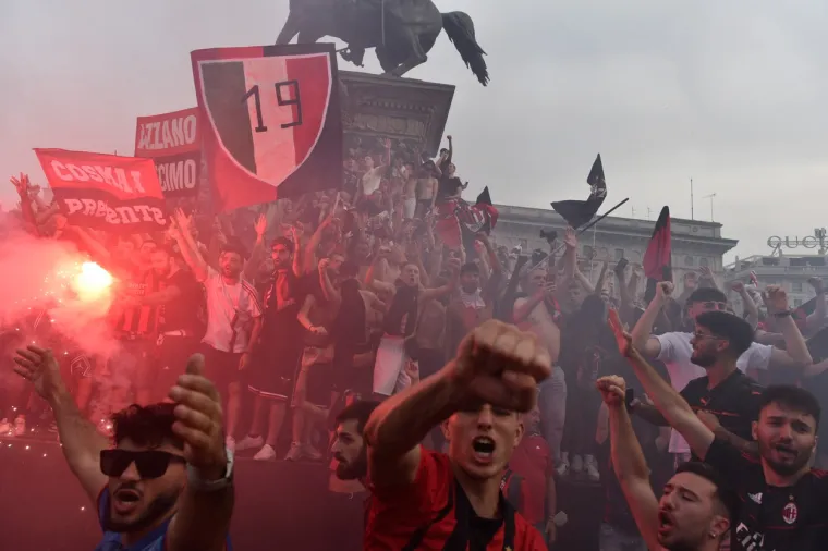 Ludnica na ulicama Milana nakon osvajanja naslova