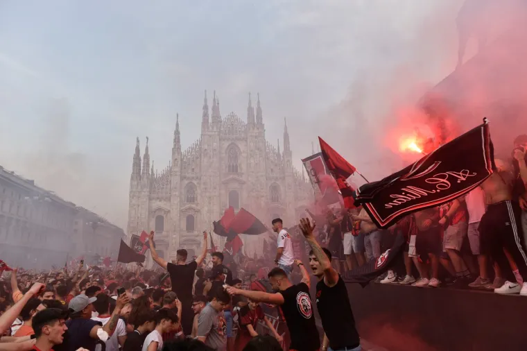 Ludnica na ulicama Milana nakon osvajanja naslova