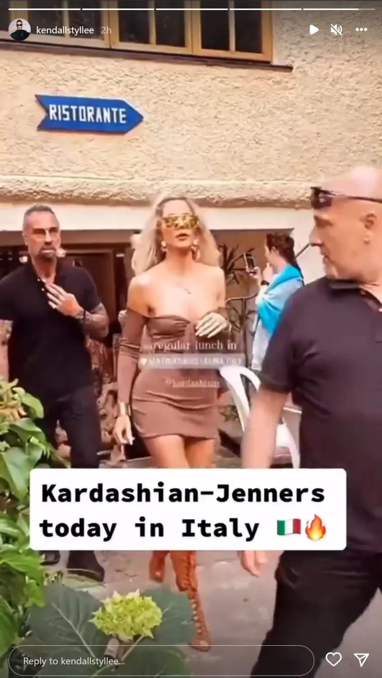 Kourtney Kardashian i Travis Barker presvukli se u crninu, a skidanje podvezice bilo je čista erotika