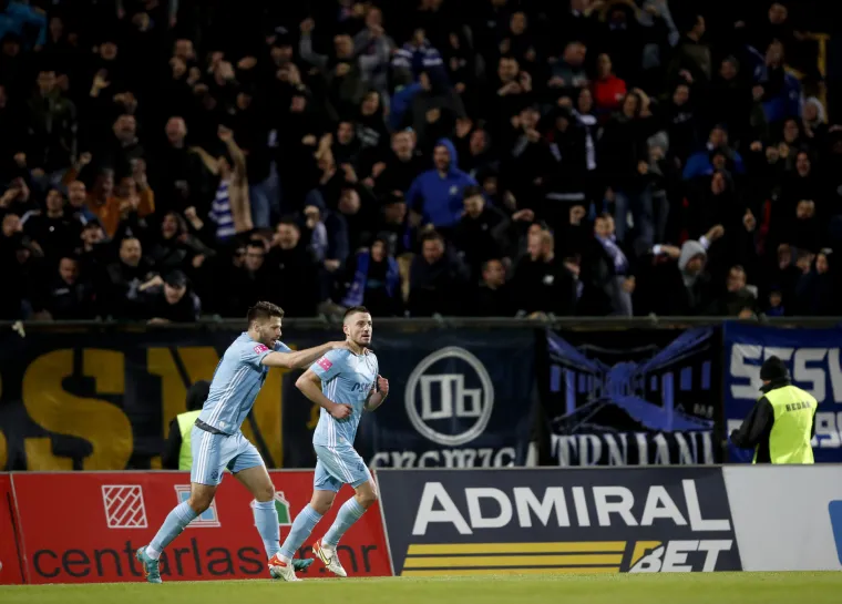 Kapetan, kapetanski. Nakon gola na Rujevici, Ademi je ponovno izvukao Dinamo kada nitko drugi nije mogao. Zabio je Gorici u posljednjim minutama utakmice i tako ponovno održao Dinamo na životu. Njegova energija ove sezone je bila nevjerojatna, a sve mu se isplatilo s ova dva bitna gola. Iako je kasna pobjeda na Rujevici poni&scaron;tena nakon poraza na Poljudu, ponovno je Ademi svojim golom pokazao da je kapetan s razlogom.