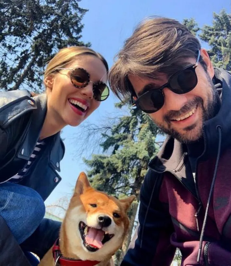 2021. ovaj je par zabrinuo hrvatsku javnost zbog viralnog videa koji je kružio društvenim mrežama. Naime, panika se digla oko snimke na kojoj Ćorluka pozira u društvu lijepe dame bez svog vjenčanog prstena. Uz to, Vedran i Franka tada nisu objavljivali zajedničke fotografije, a njihovi su obožavatelji nagađali da je viralna snimka jedan od razloga zašto je Ćorluka tada izbrisao svoj Instagram profil.