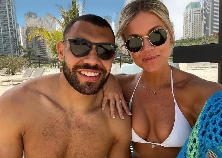 Legendarni engleski 'killer' ima ubojito zgodnu kćer. Preslatka Hollie Shearer ima prevruć Instagram pun obnaženih slika