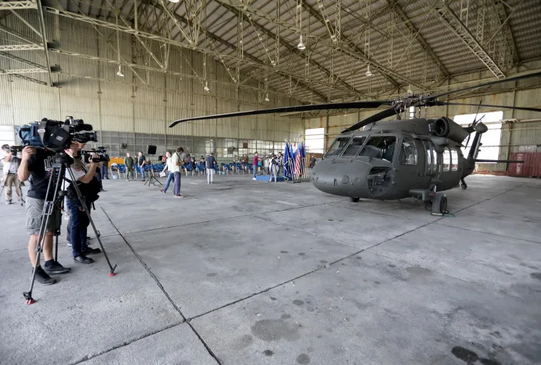 Zavirite unutar helikoptera Black Hawk koji nam je donirao SAD