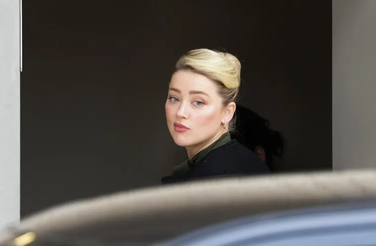 Kate Moss na sudu demantirala tvrdnje Amber Heard: 'Johnny me nikad nije šutnuo niz stepenice'