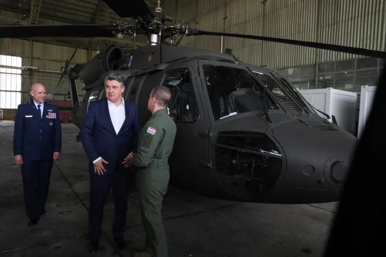 Pogledajte prvi let helikoptera Black Hawk UH-60M koje smo dobili od NATO-a