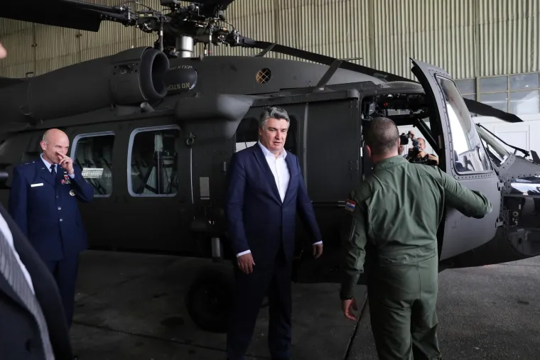 Pogledajte prvi let helikoptera Black Hawk UH-60M koje smo dobili od NATO-a