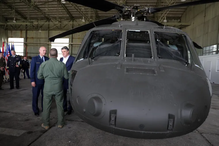 Pogledajte prvi let helikoptera Black Hawk UH-60M koje smo dobili od NATO-a