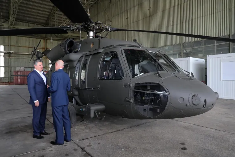 Pogledajte prvi let helikoptera Black Hawk UH-60M koje smo dobili od NATO-a