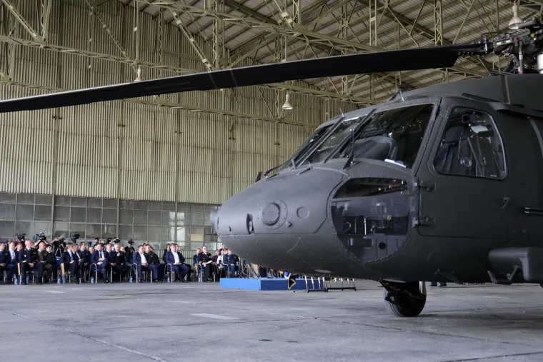 Pogledajte prvi let helikoptera Black Hawk UH-60M koje smo dobili od NATO-a