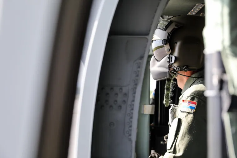 Pogledajte prvi let helikoptera Black Hawk UH-60M koje smo dobili od NATO-a