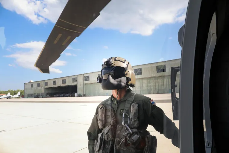 Pogledajte prvi let helikoptera Black Hawk UH-60M koje smo dobili od NATO-a