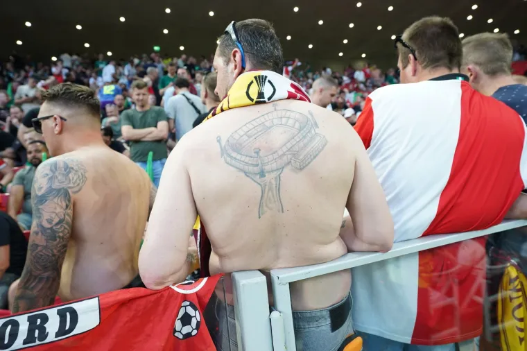 Ultimativna legenda do&scaron;la na spektakl u Tirani, pogledajte u čijem se dru&scaron;tvu pojavila na tribinama