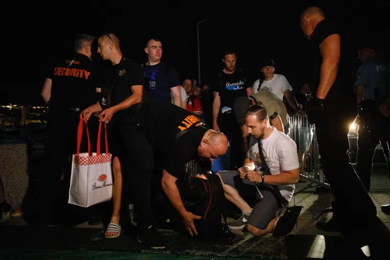 Armada u svom stilu krenula za Split, nećete vjerovati kakve su cijene na najluđem brodu u Hrvatskoj