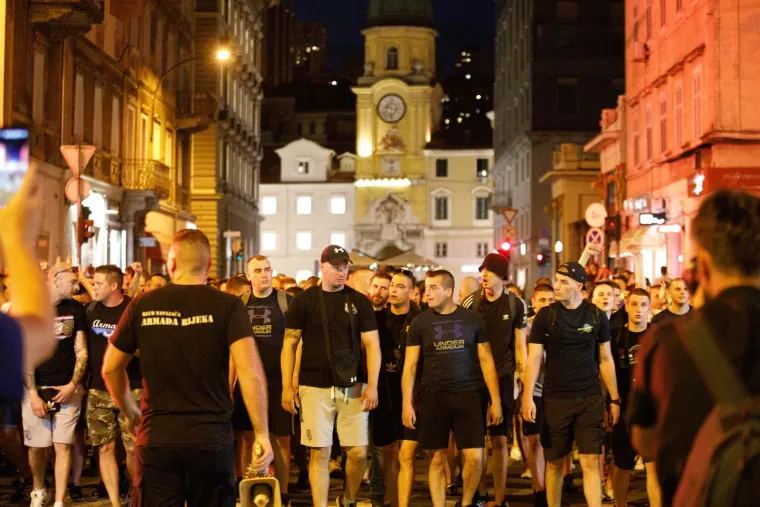 Armada u svom stilu krenula za Split, nećete vjerovati kakve su cijene na najluđem brodu u Hrvatskoj