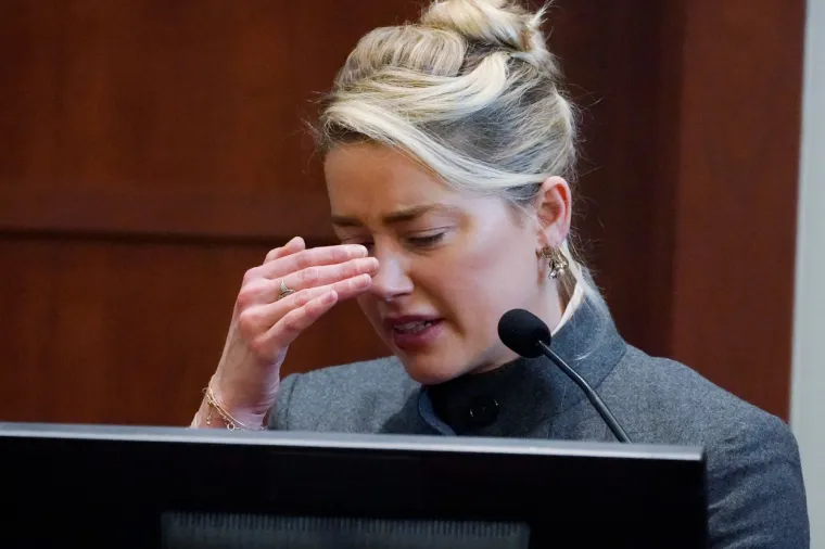 &quot;Na kraju dana, mislim da ako pogledate film, izgledaju kao da su imali sjajnu kemiju. Samo znam da je tijekom postprodukcije trebalo puno truda da se to postigne... Znaš to kad vidiš. Kemije nije bilo&quot;, dodao je Hamada. Na pitanje kakvi su problemi bili s Heard u stvaranju filma &quot;Aquaman i izgubljeno kraljevstvo&quot;, Hamada je rekao: &quot;Ja sam čuo da je produkcija zapravo išla vrlo glatko.&quot; 