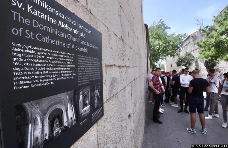 Lice koje dugo nismo vidjeli. Pogledajte tko se pojavio na misi za uhićene pripadnike Torcide i kakvu je majicu nosio