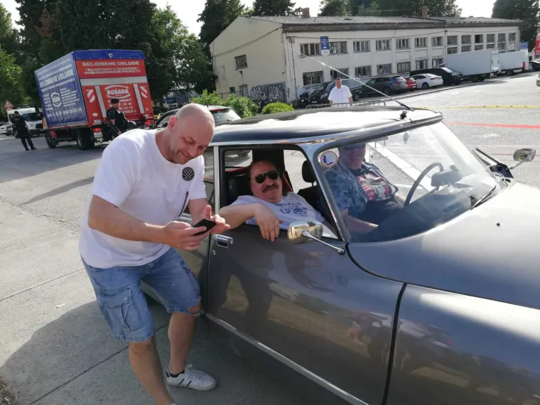 Mišo Kovač ukazao se na Poljudu, navijači ga odmah okupirali, padali selfiji
