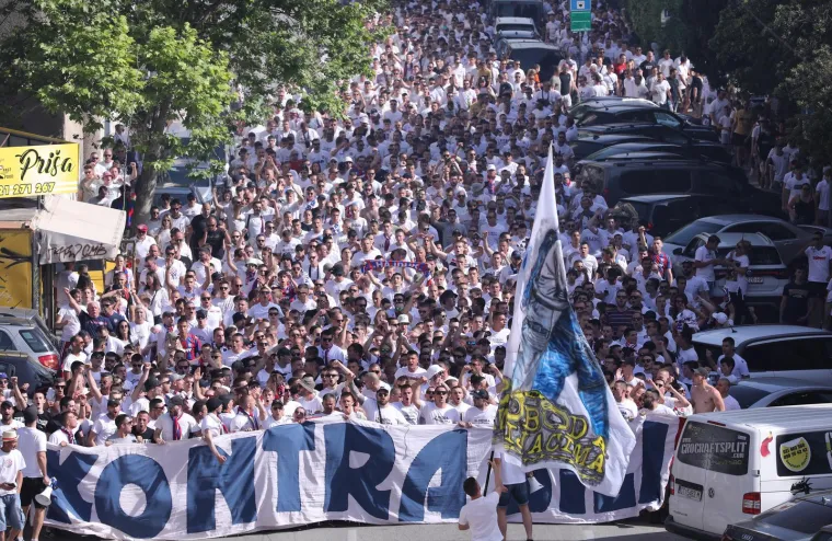Pogledajte spektakularne prizore iz Splita, Torcida poslala jasnu poruku svima nakon događaja o kojem se danima bruji