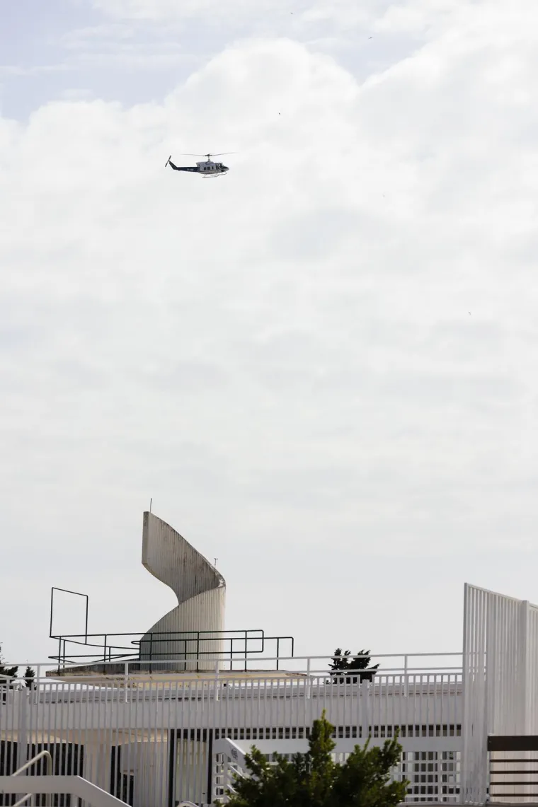 Helikopter u zraku iznad Splita