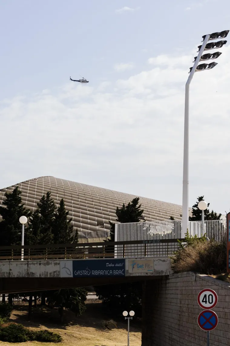 Helikopter u zraku iznad Splita