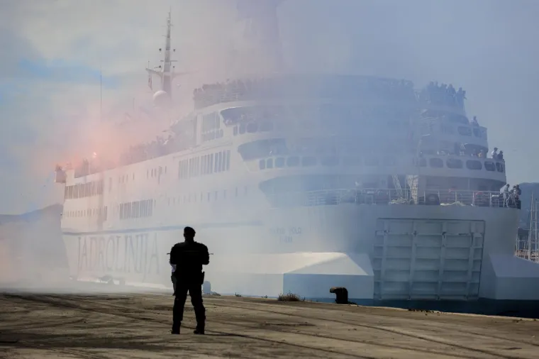 Helikopter u zraku iznad Splita