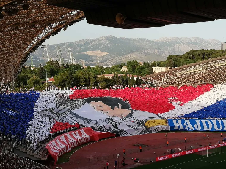 Mišo Kovač u svečanoj loži na Poljudu, pogledajte u čijem je društvu snimljena legenda