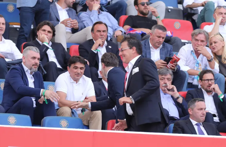 Nema tko nije došao na finale Kupa, Bilić i Kranjčar sjede jedan pored drugog, a evo i s kim je Dalić uhvaćen