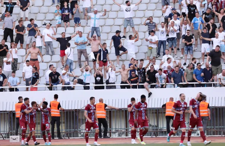 Ovako su igrači Rijeke i Hajduka proslavili svoje pogotke. Na tribinama Torcida preuzela dominaciju 