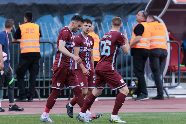 Ovako su igrači Rijeke i Hajduka proslavili svoje pogotke. Na tribinama Torcida preuzela dominaciju 