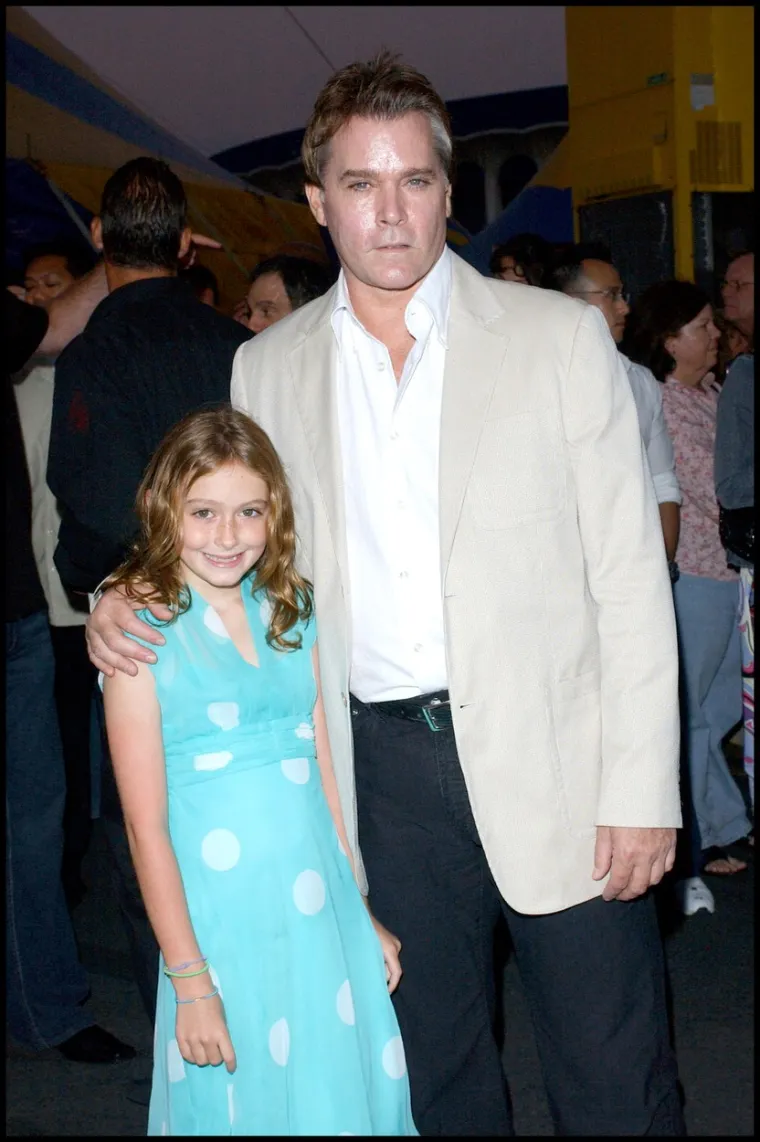 Sa samo 2 godine, Karsen Liotta je debitirala na filmu u A Rumor of Angels. U vrlo mladoj dobi postalo je jasno da Karsen ima talent za glumu i nastupe pred velikom publikom. Kao tinejdžerica, počela je nastupati u svojim srednjo&scaron;kolskim kazali&scaron;nim predstavama, uvijek slu&scaron;ajući sve važne savjete koje joj je otac dijelio o glumi. 