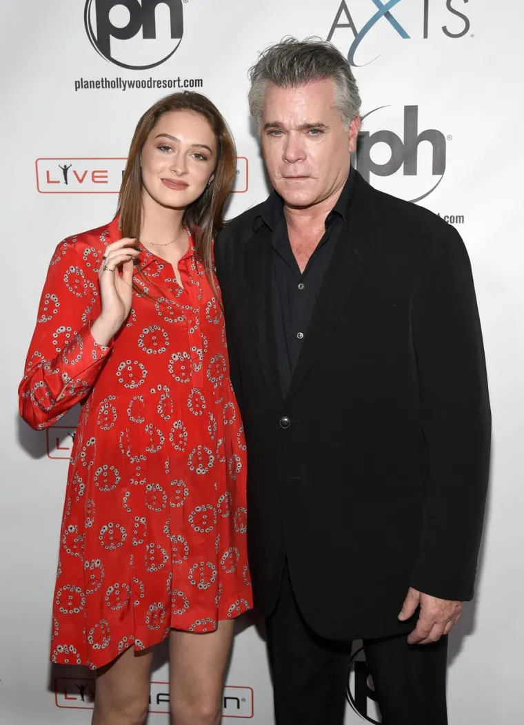 "Naučio me da radim domaću zadaću, da uvijek vježbam", rekla je za Teen Vogue u srpnju 2015. Karsen je glumila zajedno sa svojim ocem i kolegicom Jennifer Lopez u trećoj sezoni njihove kriminalističke drame Shades of Blue. Pojavljivala se kao Anna Kate Wozniak u seriji 2018. Godine 2020. glumica se također pojavila u Teenage Badass i Hubie Halloween. Odrastajući kao dijete dvoje glumaca, Karsen je tijekom godina prisustvovala na događanjima na crvenom tepihu s roditeljima. 