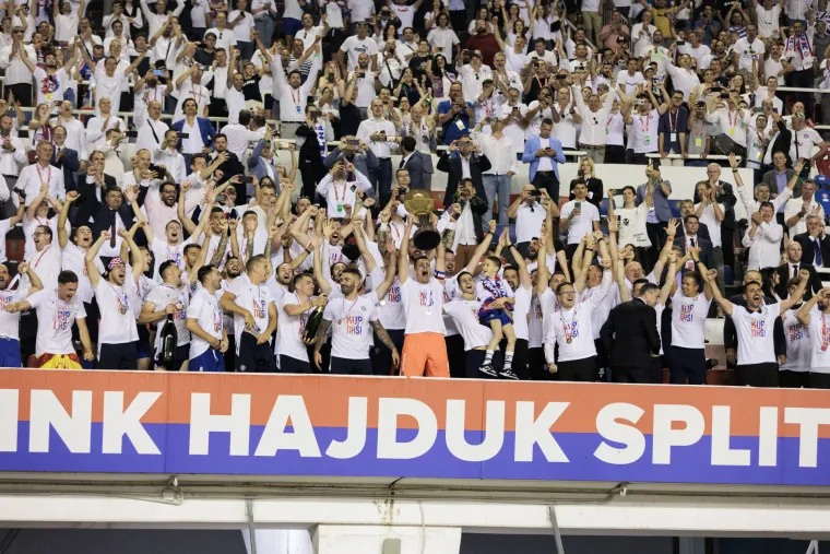 Hajduk ponosno proslavio prvi trofej nakon devet godina