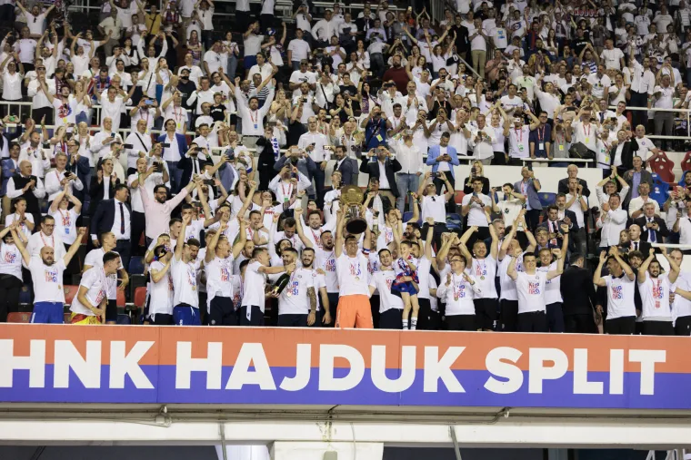 Hajduk ponosno proslavio prvi trofej nakon devet godina