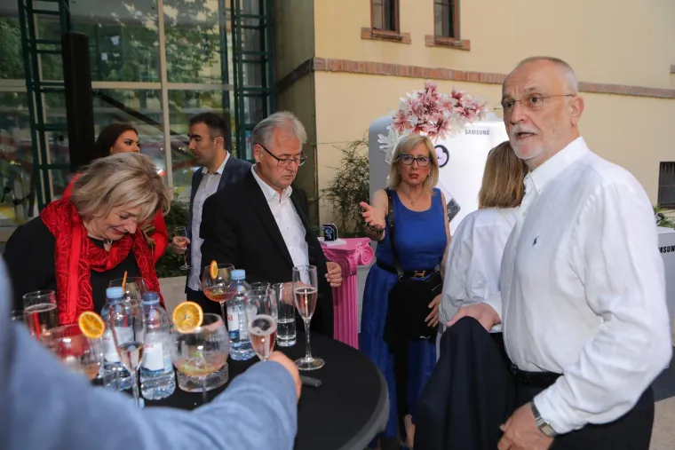 Vanna odu&scaron;evila vatrenim kombinezonom, Ana Mi&scaron;čević dubokim dekolteom, a Iva &Scaron;arić ultrapripijenom haljinom