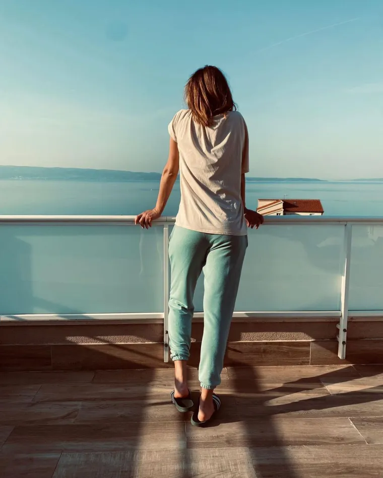 Podsjetimo, Blanka je prije objave trudnoće i vjenčanja objavila fotografiju nove terase te je poručila: &quot;Zahvalna sam što se svaki dan mogu buditi uz ovaj pogled.&quot; Kasnije je pokazala kako vježba na velikoj terasi, a mnogi su joj obožavatelji poručili da je ona prava motivacija. Naime, Blanka je u veljači prošle godine objavila da odlazi u zasluženu sportsku mirovinu, nakon čega je izabrana u Komisiju sportaša Europskih olimpijskih odbora na razdoblje od četiri godine.