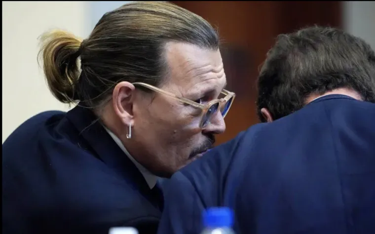 Heard je, između ostalog, posvjedočila kako njezini sada&scaron;nji intimni partneri, prijateljice i ginekolozi dobivaju posebna pravila &scaron;to se tiče dodirivanja glumica nakon &scaron;to je proživjela traumu s Deppom.
