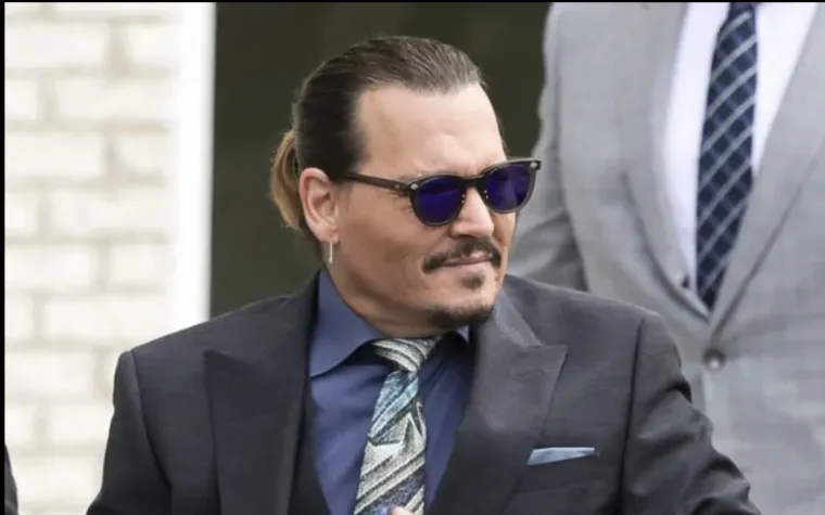 "Johnny je zaprijetio - obećao mi je - da će me natjerati da ga nikada ne zaboravim, ako ga ikad ostavim...", rekla je Heard, a onda je Vasquez uložila prigovor.