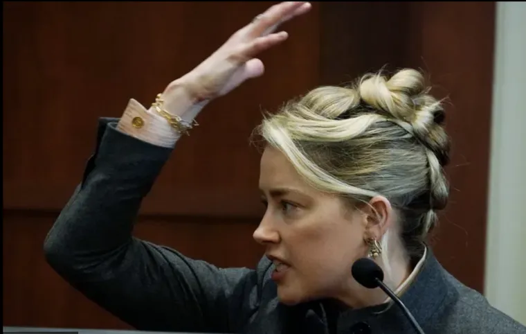 Upitana kako je muka utjecala na njezin dobrotvorni rad, Heard je uzvratila svjedočenjem dr. Shannon Curry koje je rekla da je Heard to izvela s lakoćom, tvrdeći da je usmjerila bol i traumu u pozitivnu akciju.